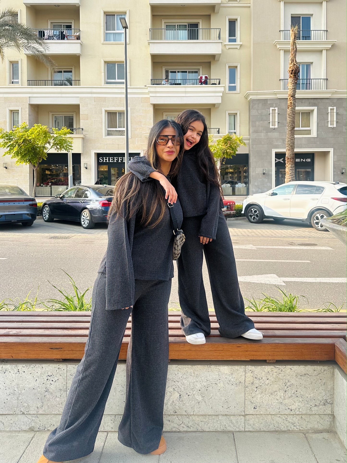 W. Black Fr Set