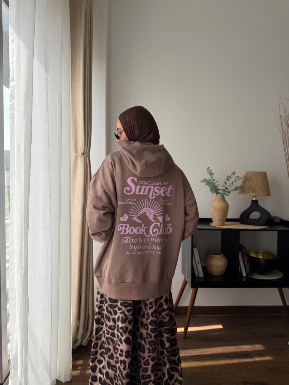 Woman Brown sunset sweatshirt